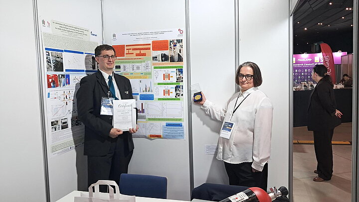 prof. dr hab. inż. Magdalena Dudek, dr inż. Andrzej Raźniak i złoty medal