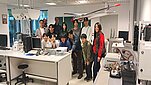 Grupa studentów z Uniwersytetu w Akicie w Japonii