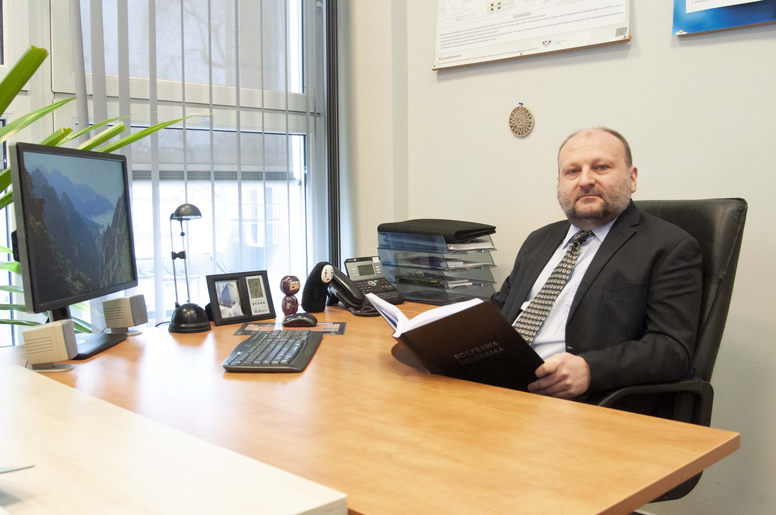 prof. dr hab. inż. Konrad Świerczek